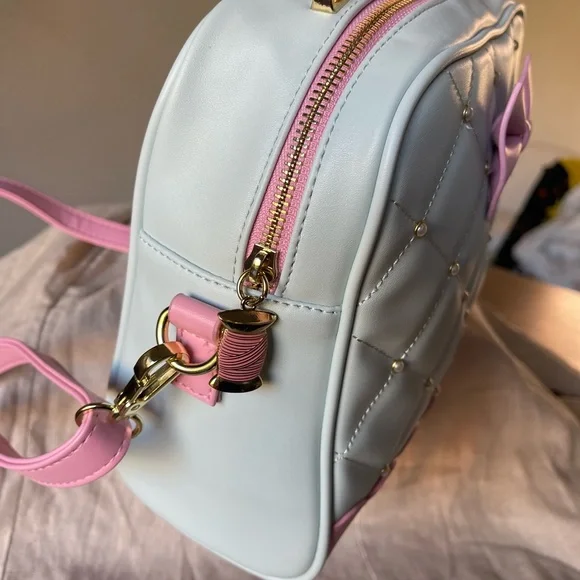 Loungefly Disney Cinderella 70th Anniversary Pearl Handle Crossbody! Never used! - Picture 8 of 16